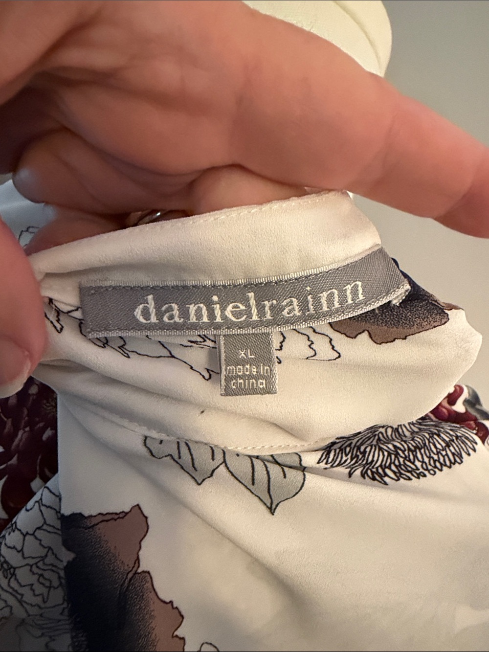Daniel Rainn White Tunic Top with Red & Gray Floral Print - Picture 2 of 4